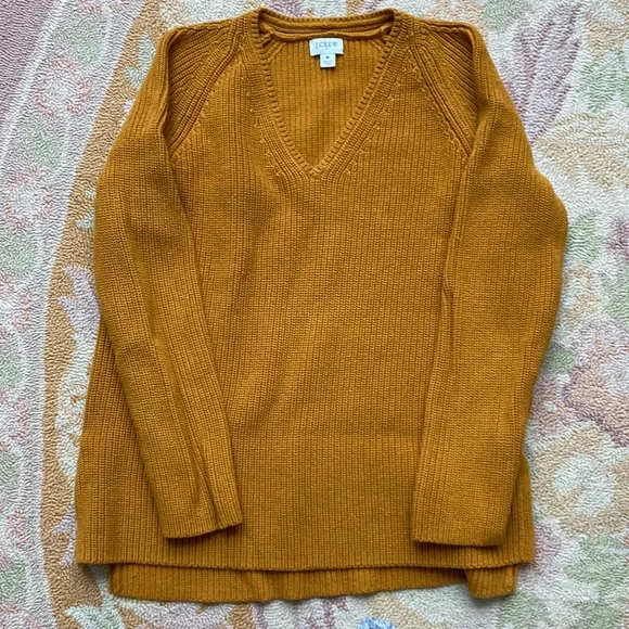 J Crew Cotton V neck sweater EUC - Picture 2 of 6